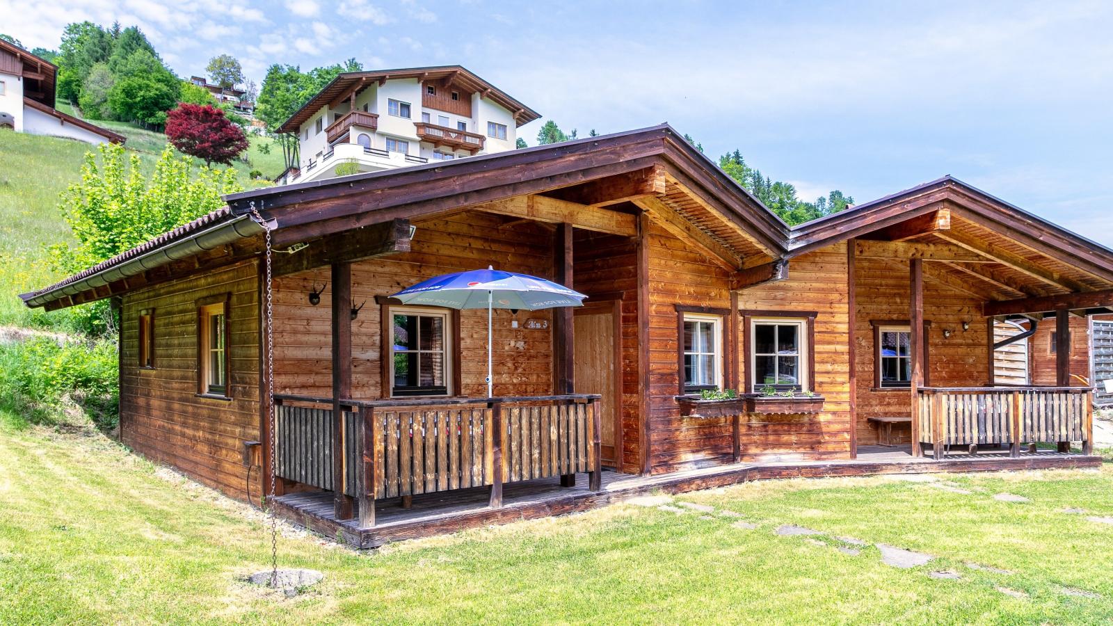 Urige Chalets 3 und 4-Buitenkant zomer