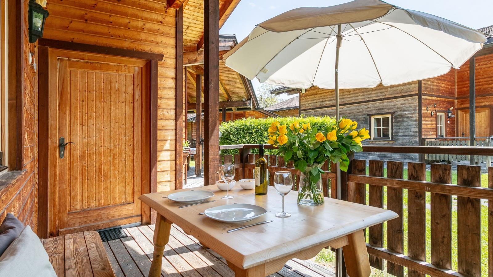Urige Chalets 3 und 4-Terrasbalkon