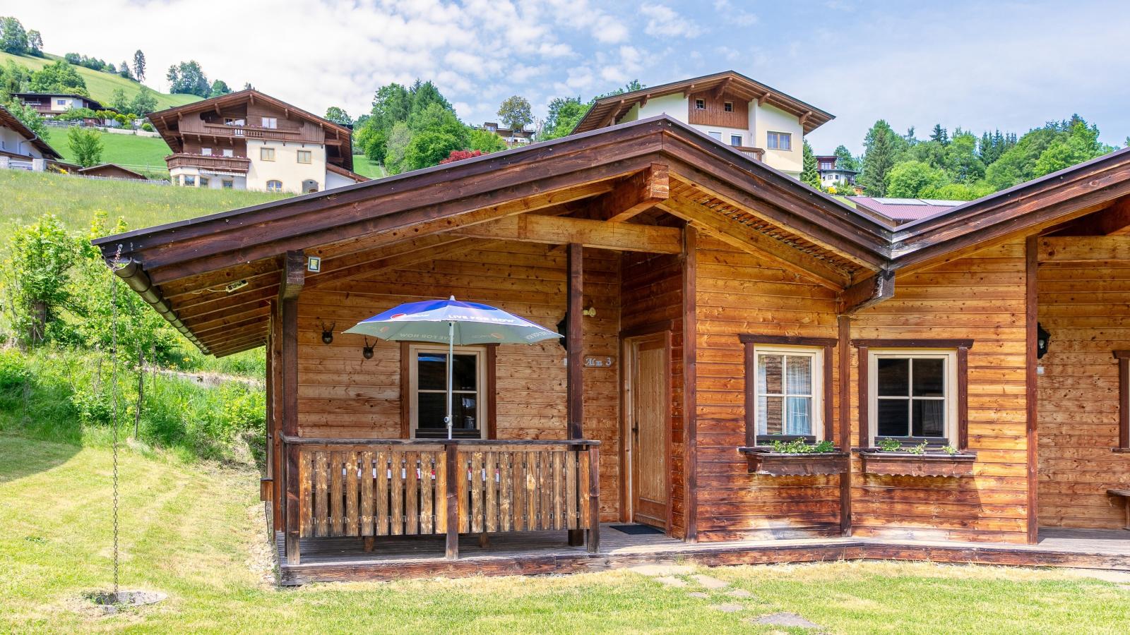 Urige Chalets 3 und 4-Buitenkant zomer