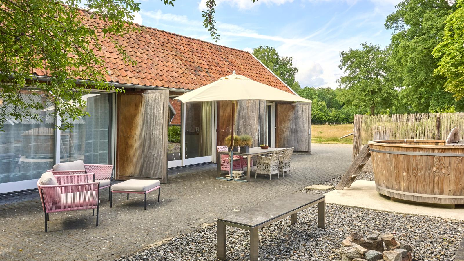 Design Farmers Barn Twente-Buitenkant zomer