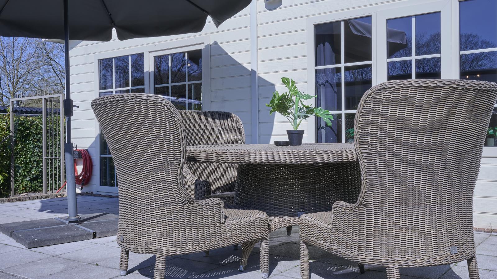 T Kaatsheuveltje 2-Terrasse / balcon