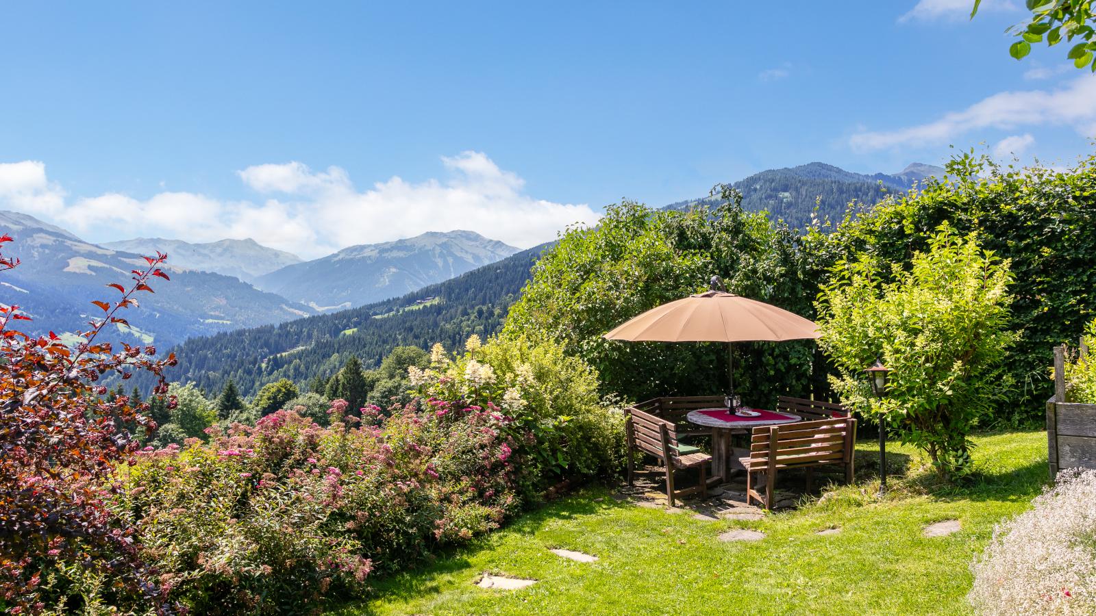 Weberhäusl am Penningberg-Tuinen zomer