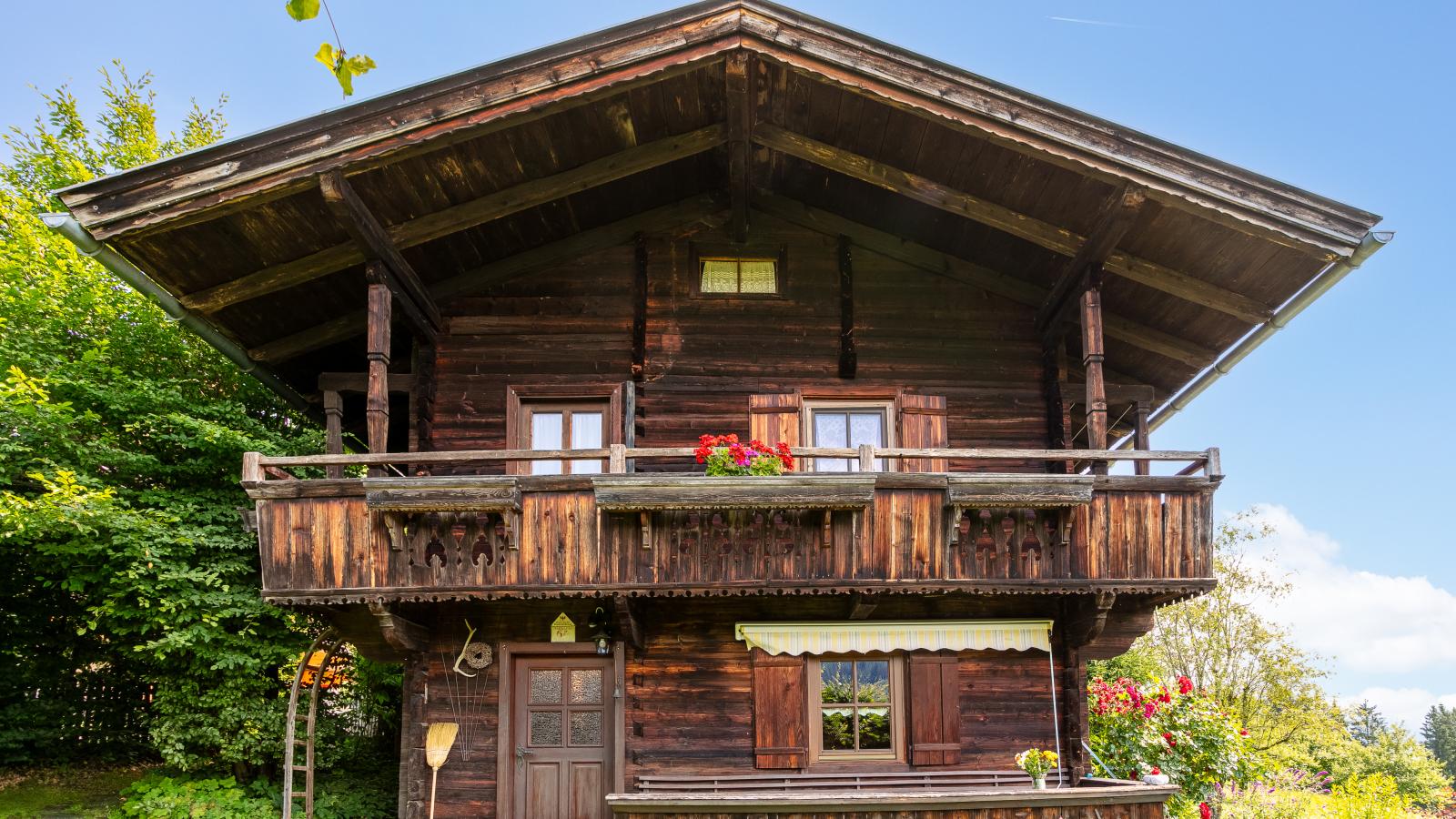 Weberhäusl am Penningberg-Buitenkant zomer