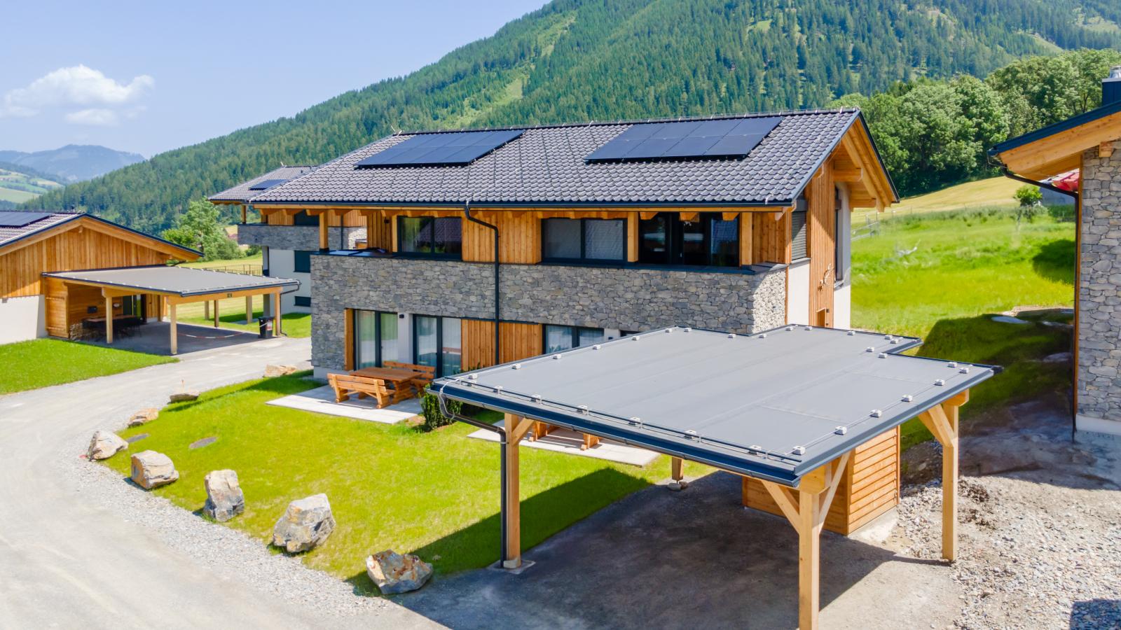 Grebenzen Lodge Edelweiss-Buitenkant zomer