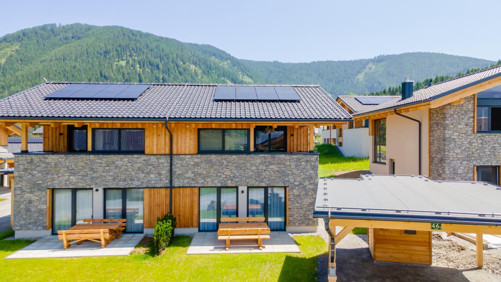 Grebenzen Lodge Edelweiss-Buitenkant zomer
