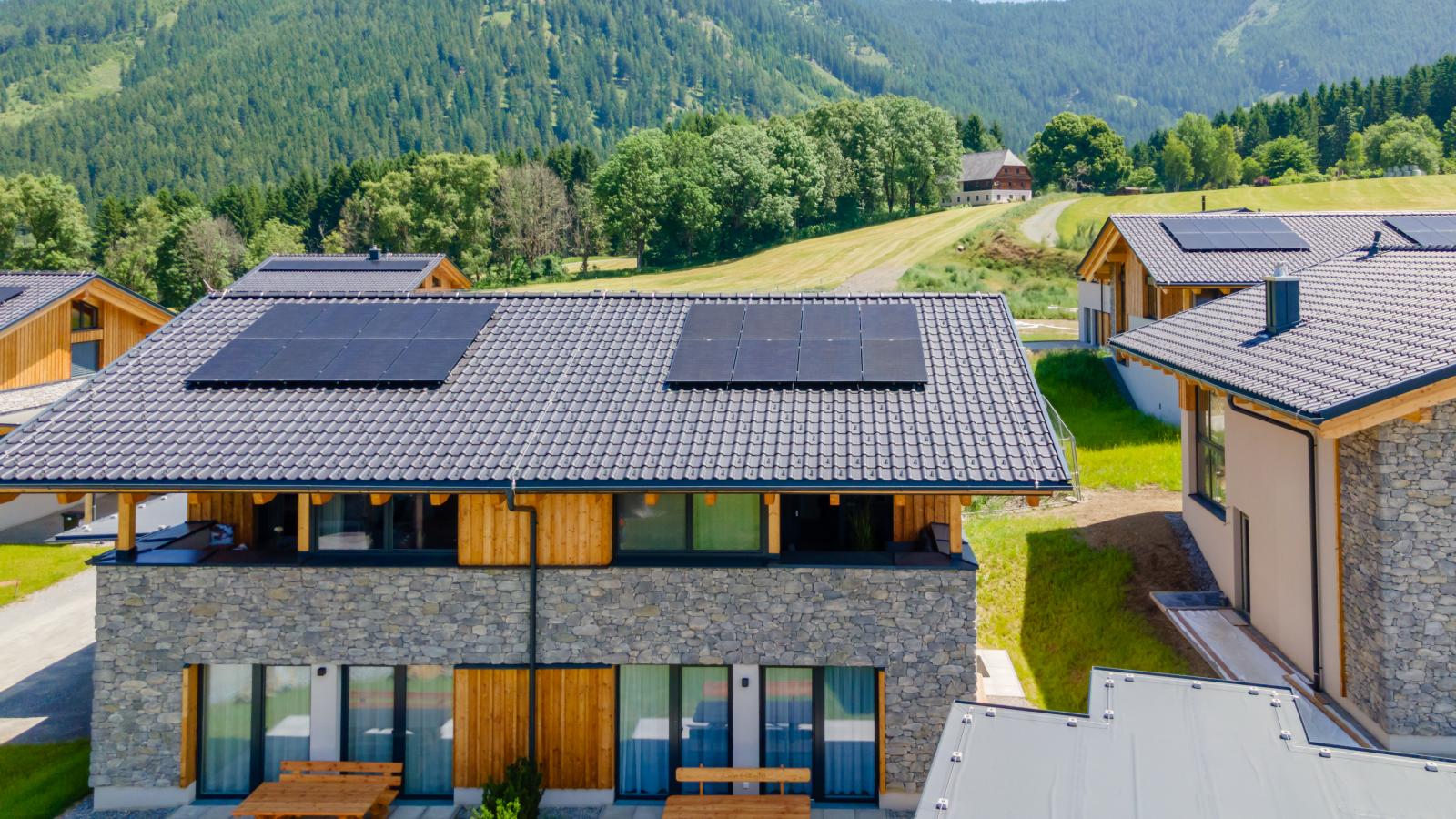 Grebenzen Lodge Edelweiss-Buitenkant zomer