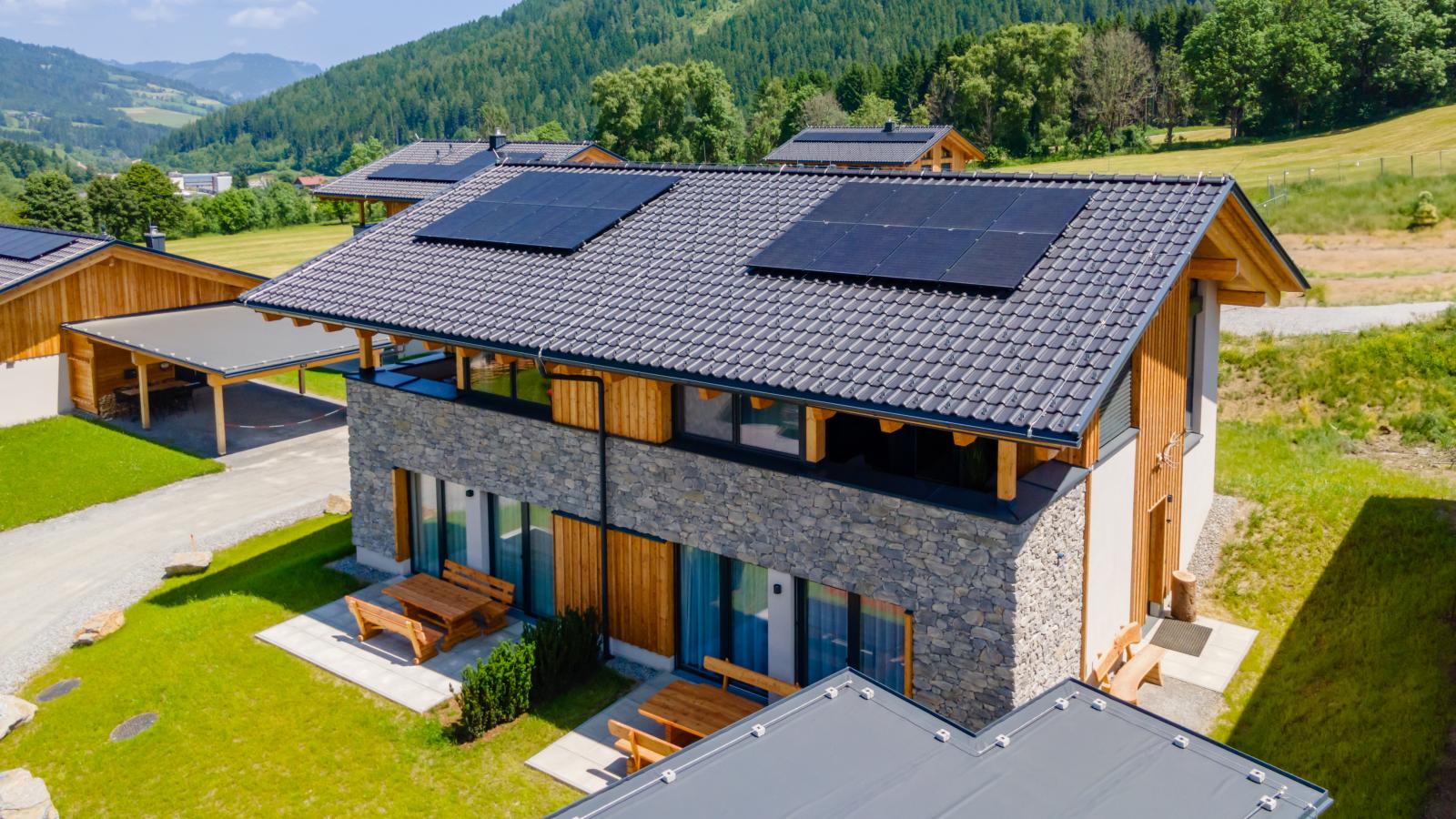 Grebenzen Lodge Edelweiss-Buitenkant zomer