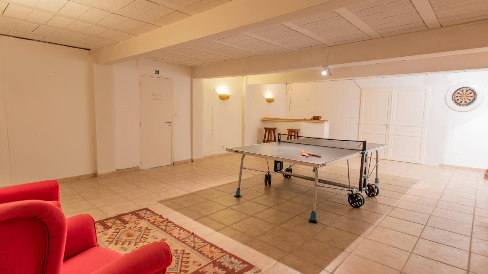 Lessix-Recreation room