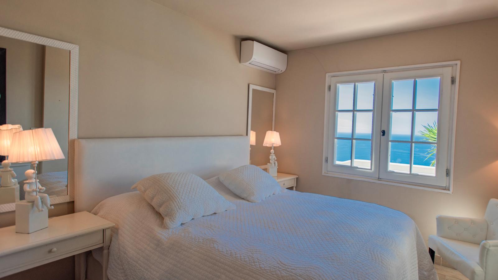 Lessix-Bedroom