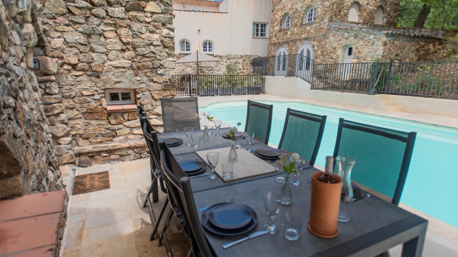 Emponse7-Terrace balcony
