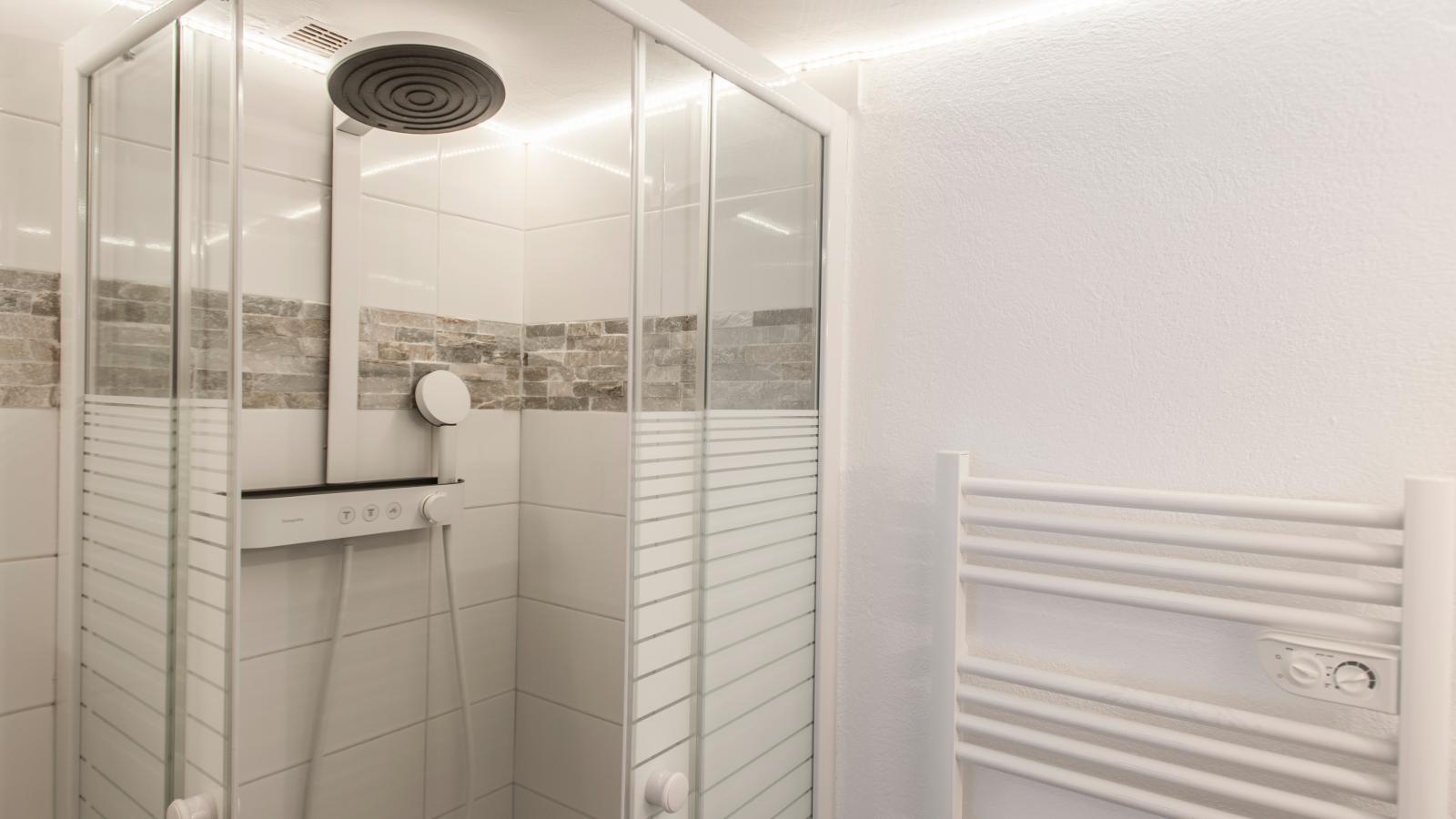 Emponse7-Bathroom