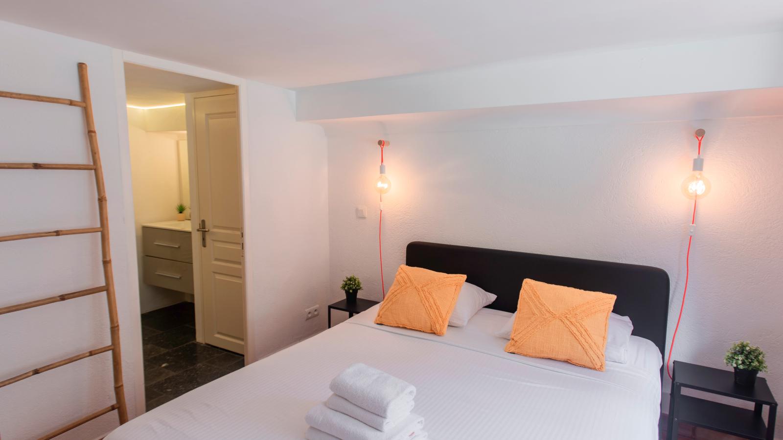 Emponse7-Bedroom