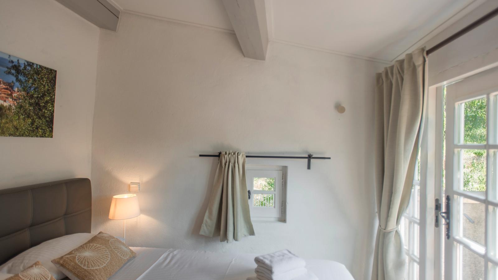 Emponse7-Bedroom