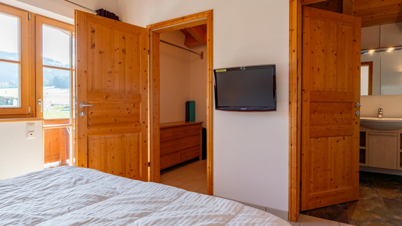 Maxima II - Ski in - Ski Out - Bedroom