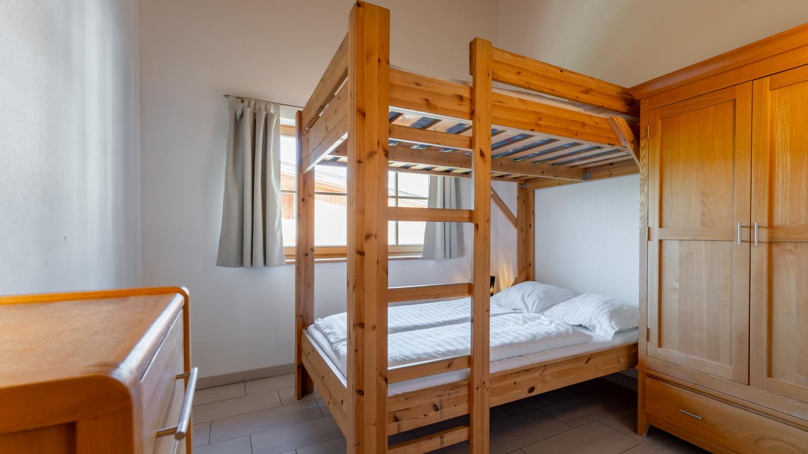 Maxima II - Ski in - Ski Out - Bedroom