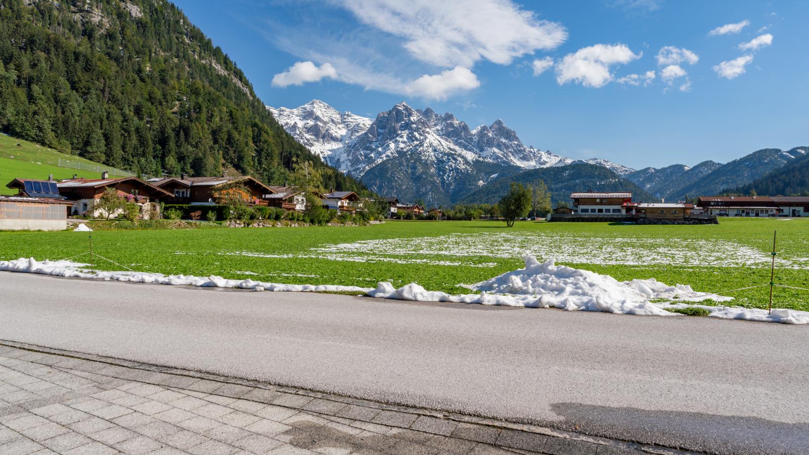 Maxima II - Ski in - Ski Out - View in summer