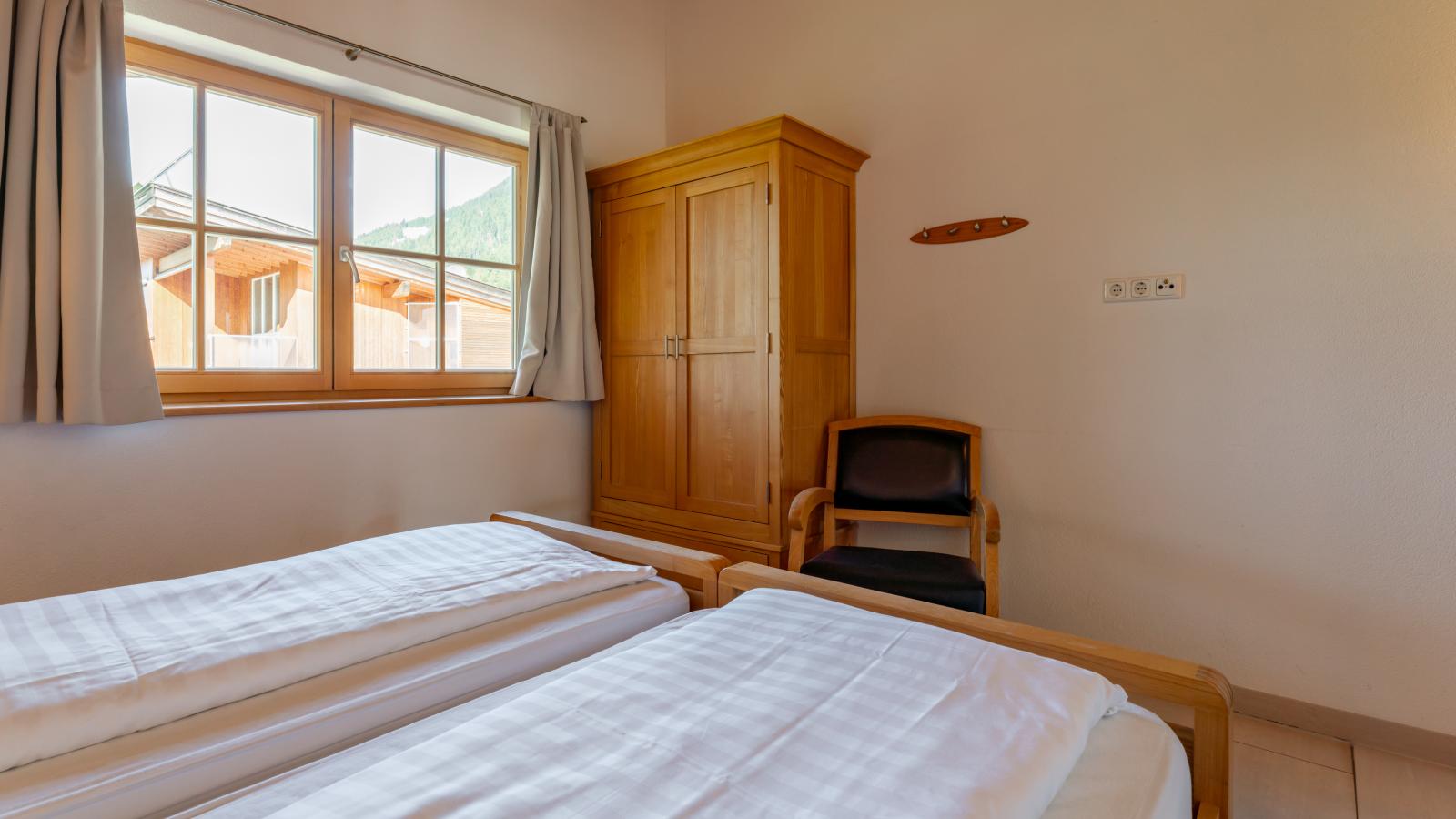Maxima II - Ski in - Ski Out - Bedroom