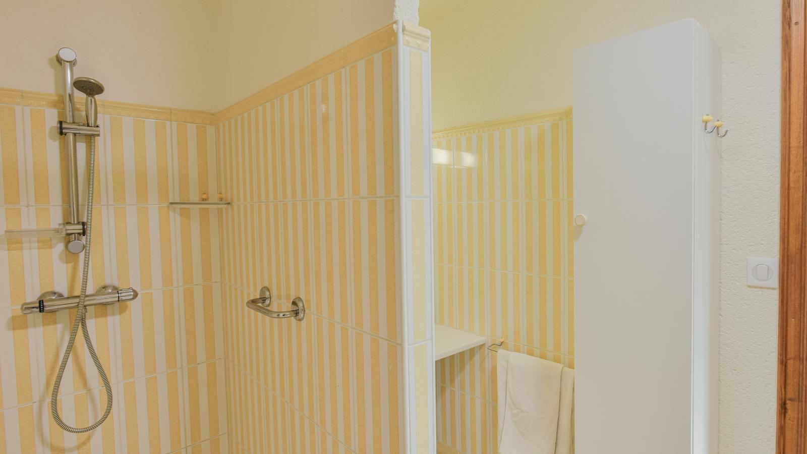 Tournesol-Bathroom
