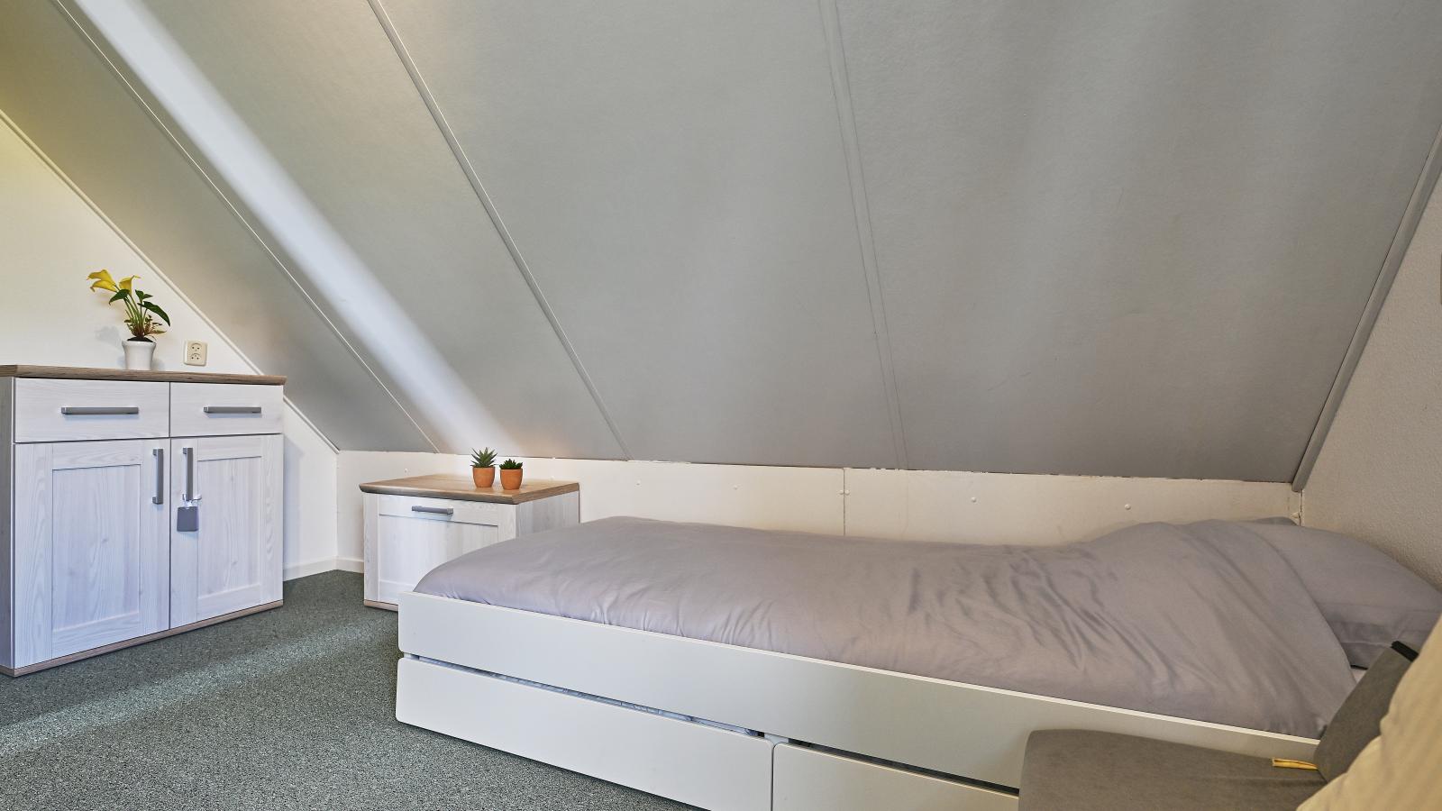 Rose Garden-Bedroom
