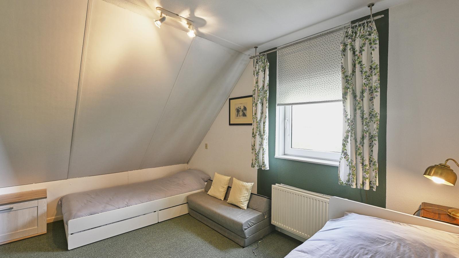 Rose Garden-Bedroom