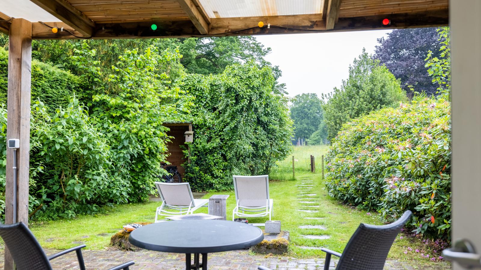 Wellnesshuisje Kalheupink-Tuinen zomer