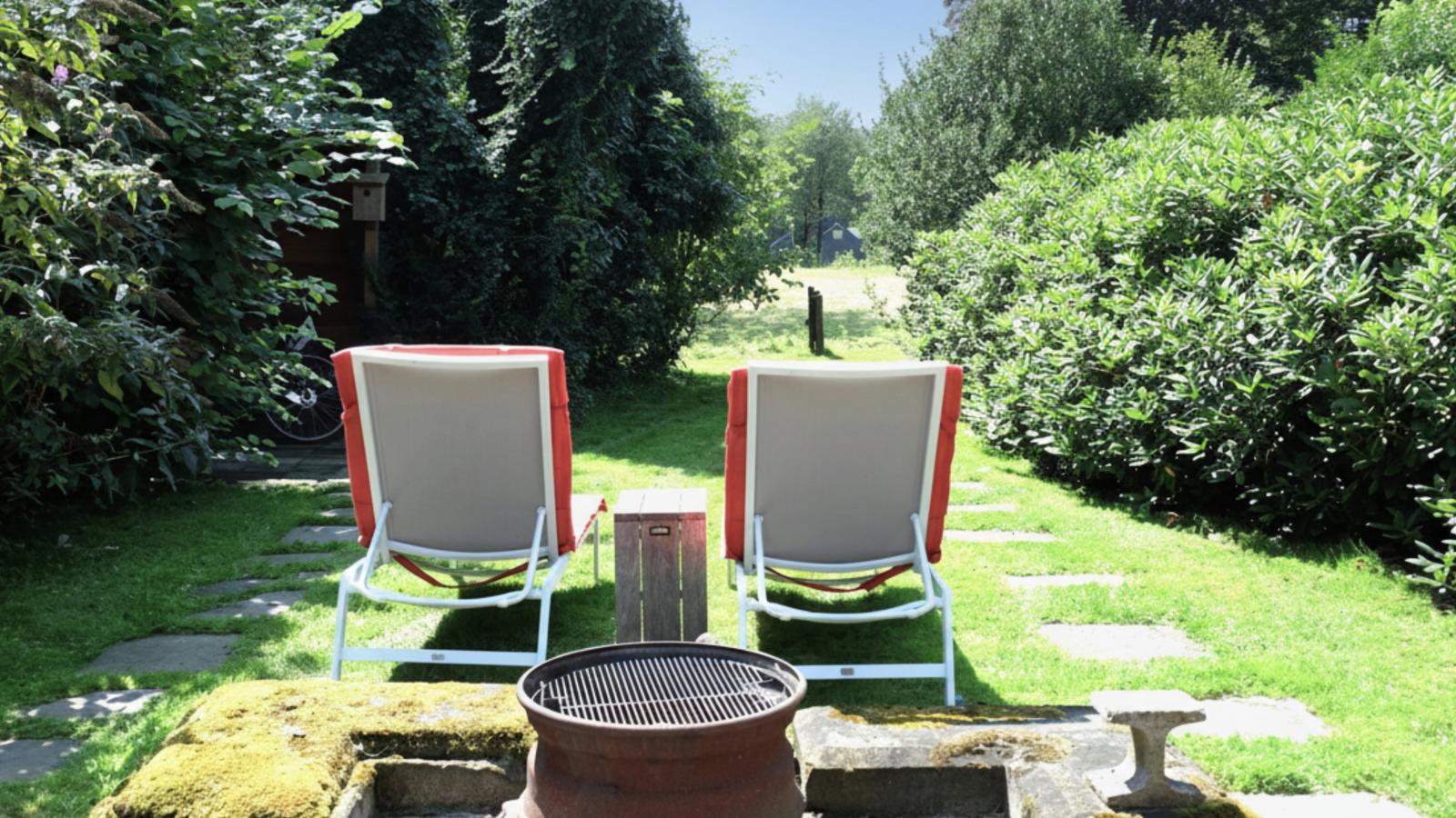 Wellnesshuisje Kalheupink-Garten Sommer