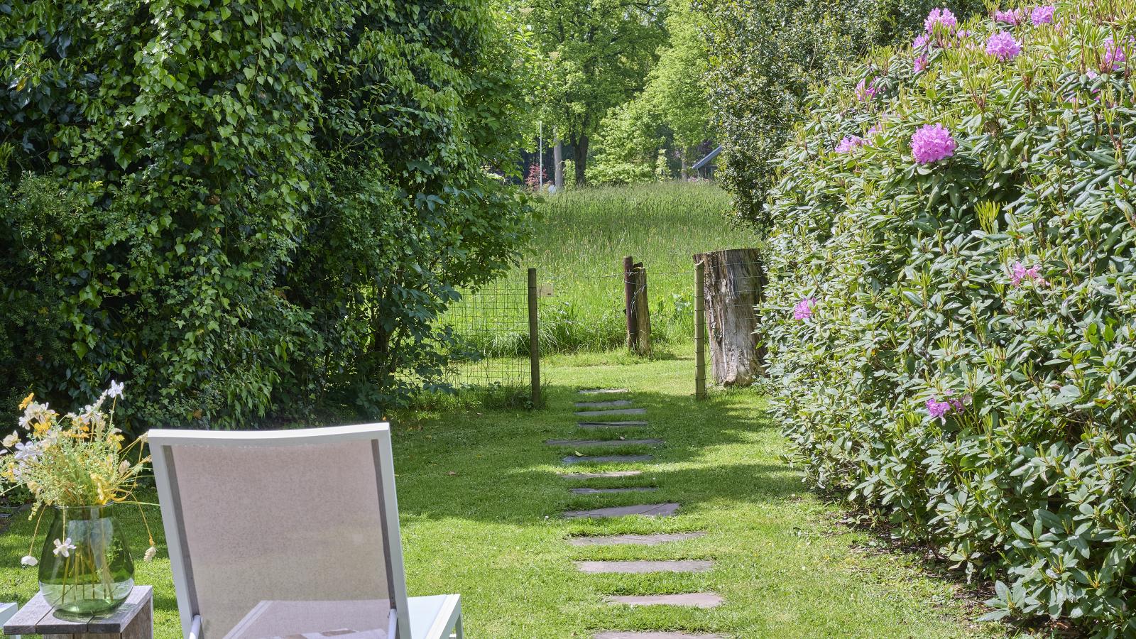 Wellnesshuisje Kalheupink - Tuinen zomer
