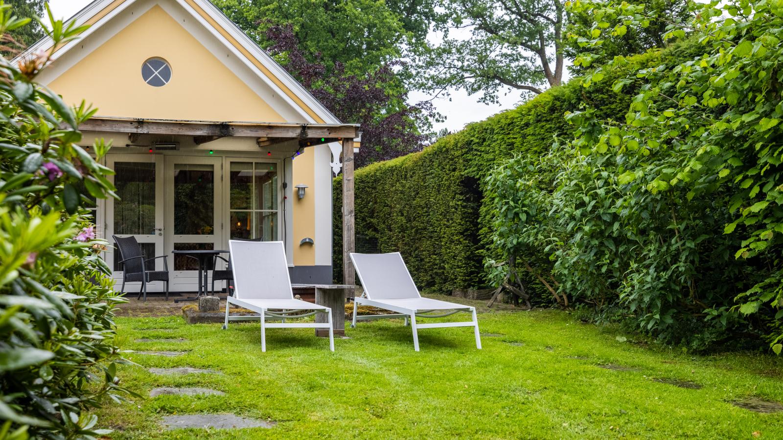 Wellnesshuisje Kalheupink-Tuinen zomer