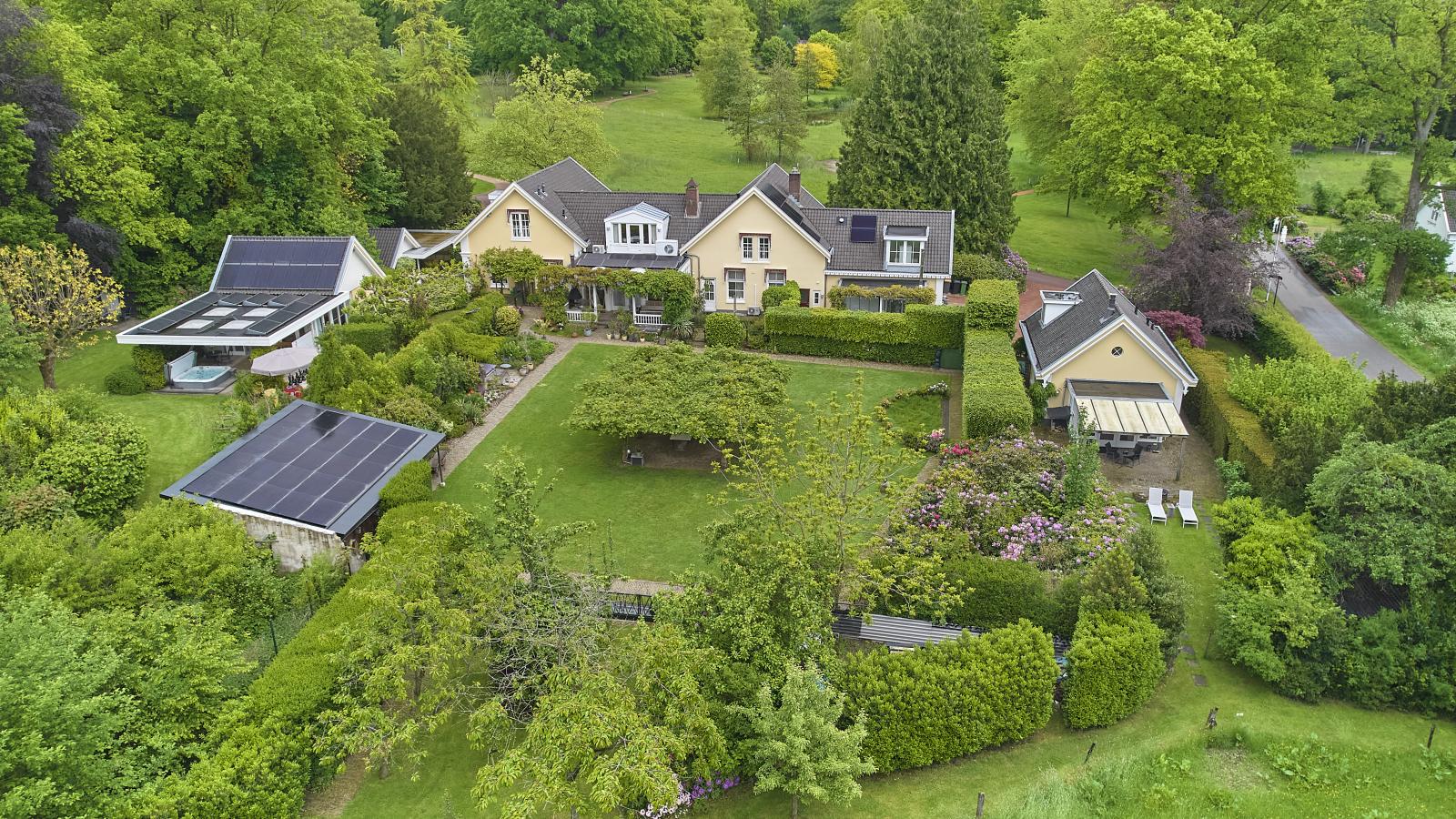 Wellnesshuisje Kalheupink - Buitenkant zomer