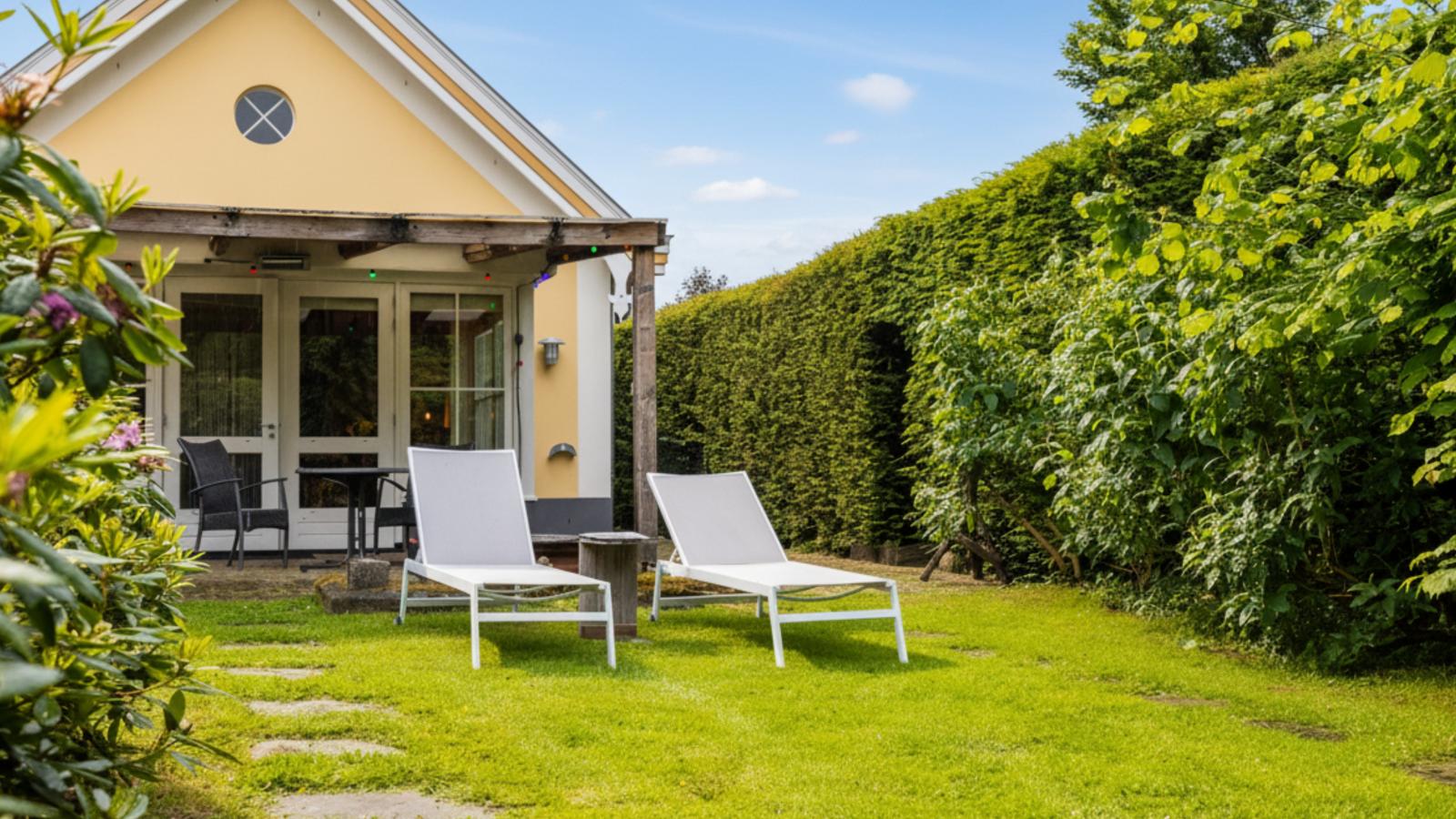 Wellnesshuisje Kalheupink-Außenbereich Sommer