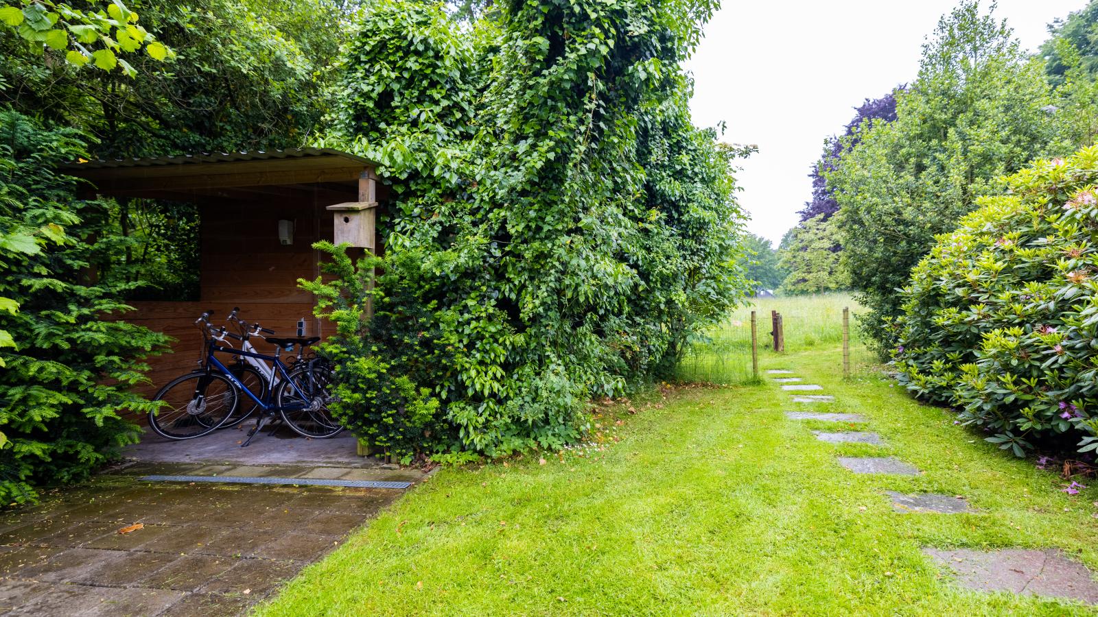 Wellnesshuisje Kalheupink-Tuinen zomer