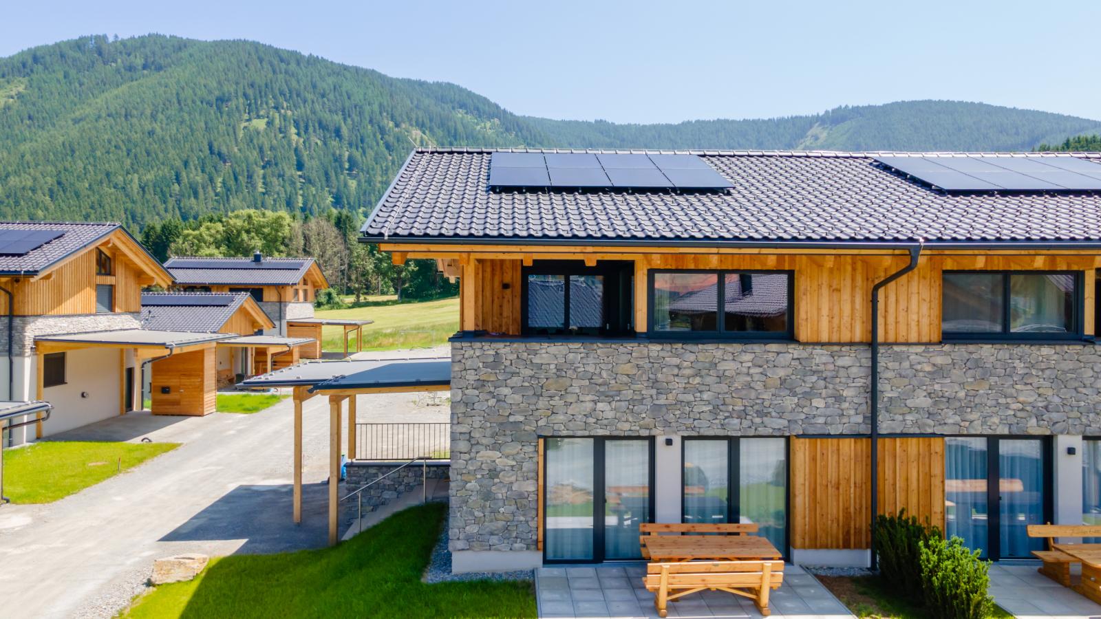 Almchalet Alpenglück-Buitenkant zomer