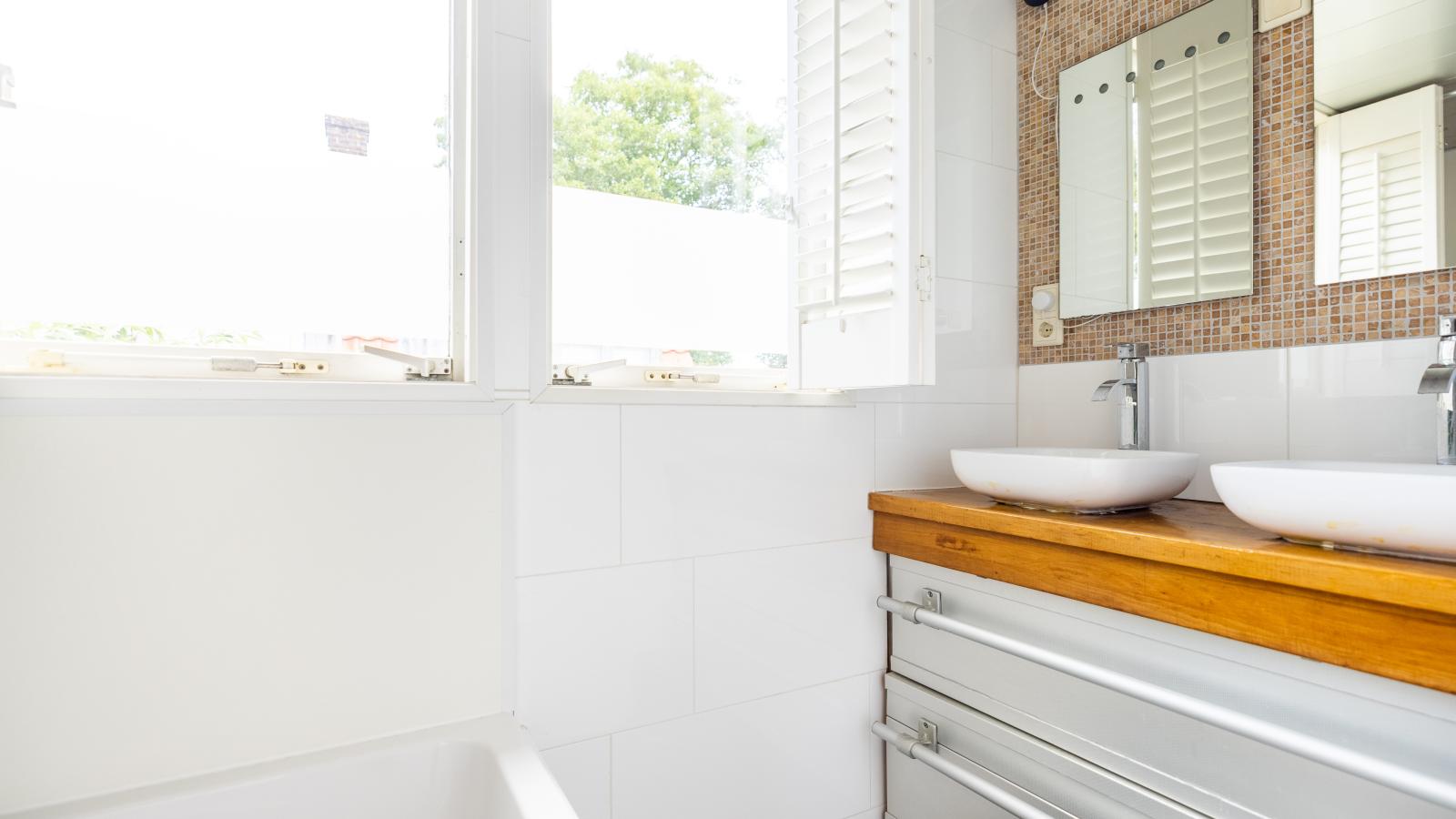 Cosy Bergen-Badkamer