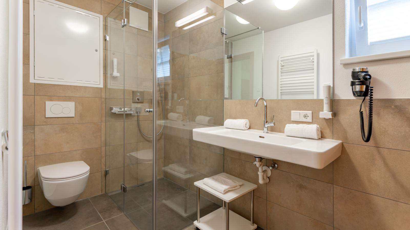 Tauern Suites Mitterwirt TOP 204-Bathroom