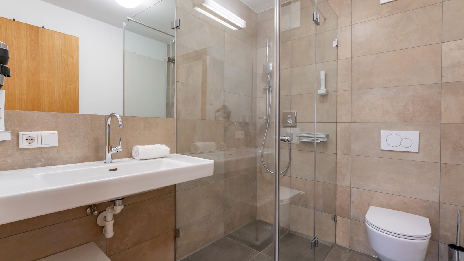 Tauern Suites Mitterwirt TOP 204-Bathroom