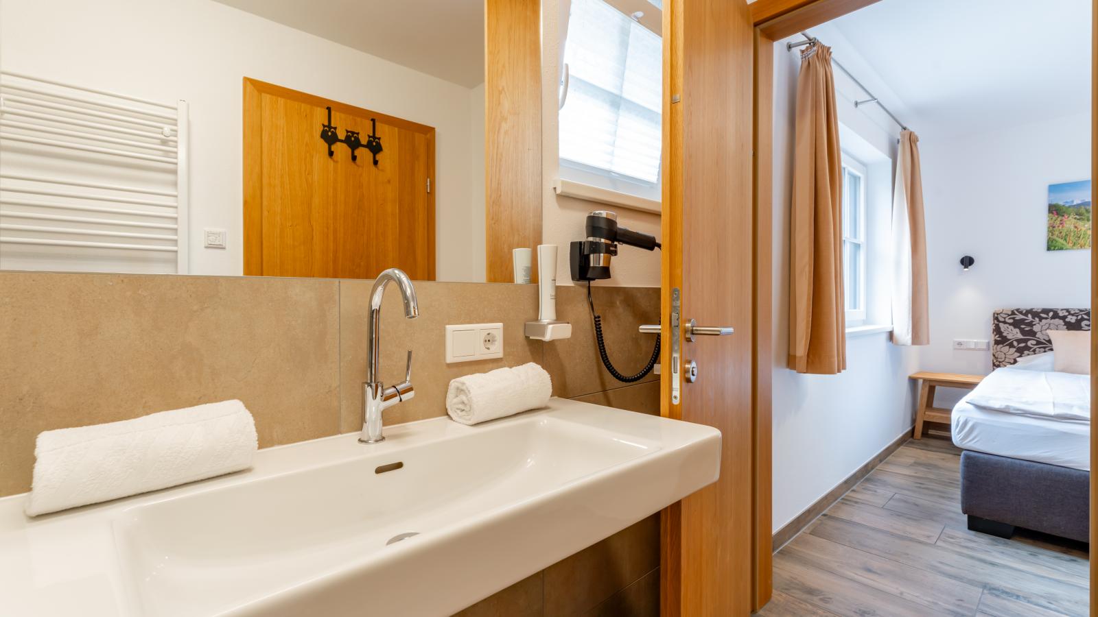 Tauern Suites Mitterwirt TOP 204-Bathroom