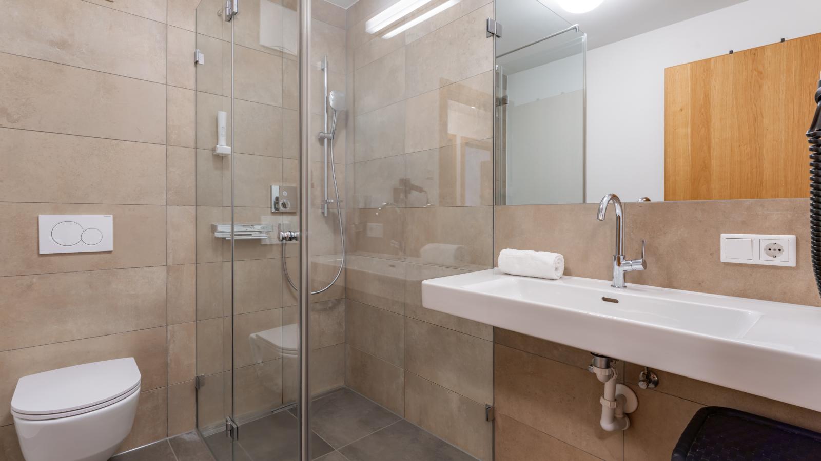 Tauern Suites Mitterwirt TOP 204-Bathroom