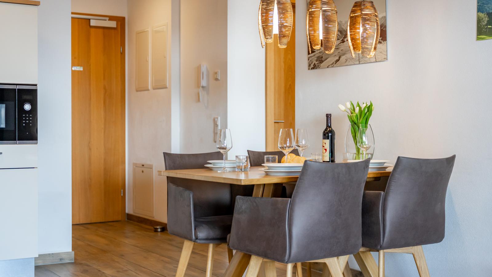 Tauern Suites Mitterwirt TOP 213-Dining room