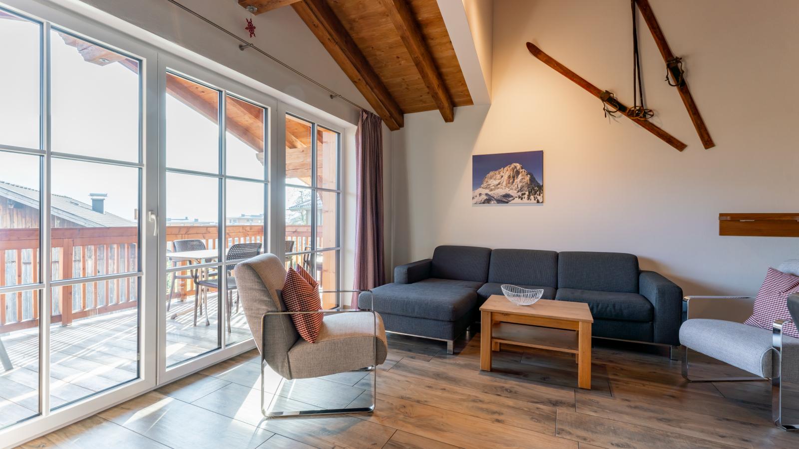 Tauern Suites Mitterwirt TOP 221-Woonkamer