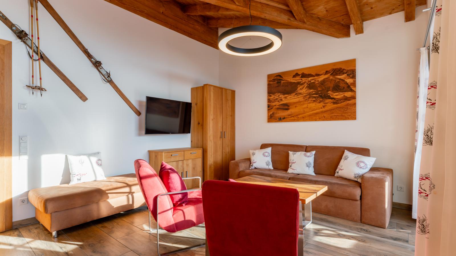 Tauern Suites Mitterwirt TOP 222-Woonkamer