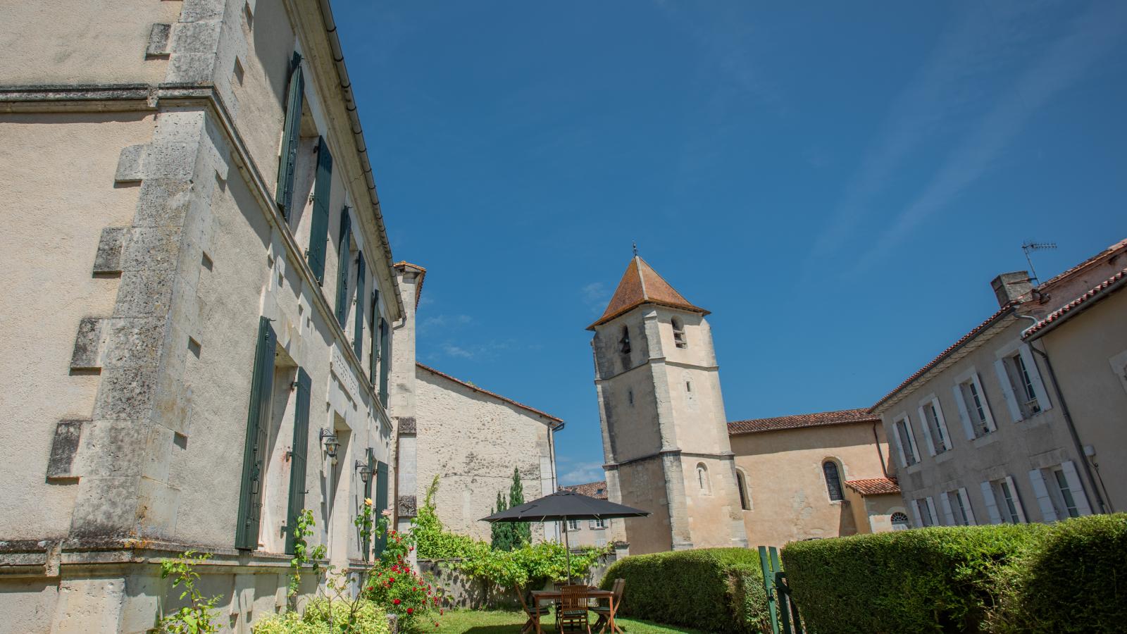 Gite Le Presbytère-Gardens summer