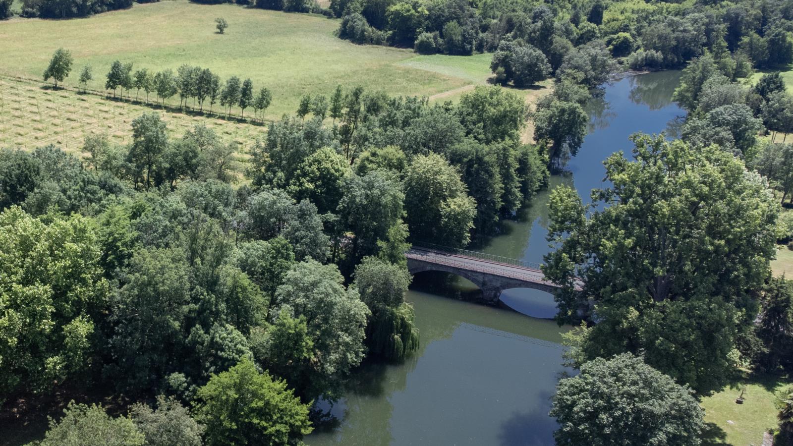 Gite Le Presbytère-Areas summer 5km