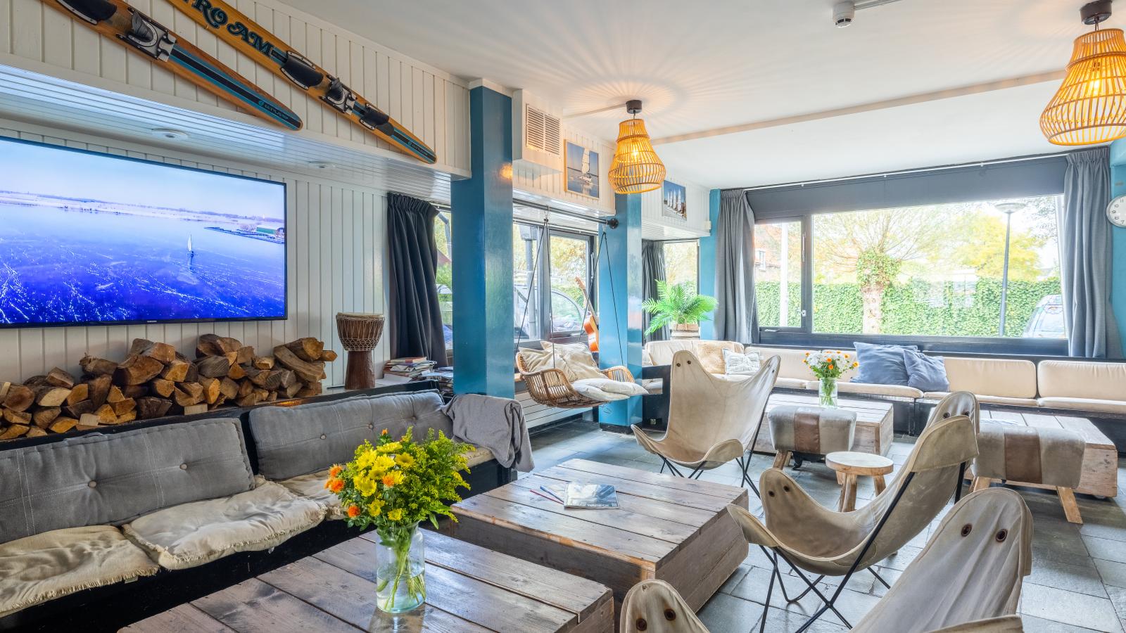 De Kaag Watersport Groepsaccommodatie - 80 pers-Living room