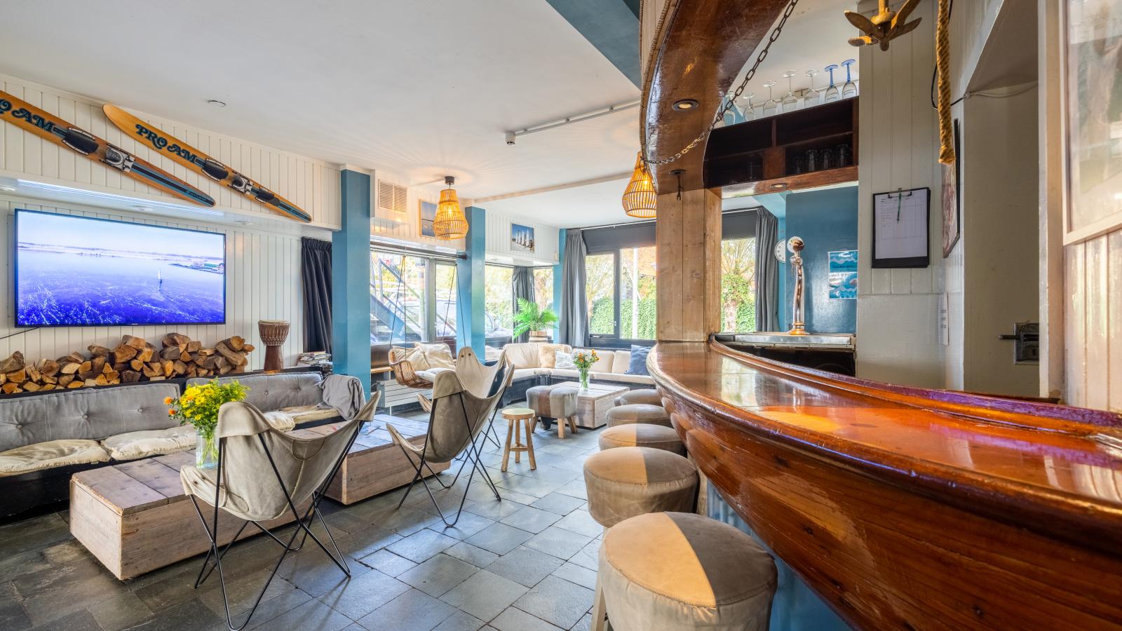 De Kaag Watersport Groepsaccommodatie - 80 pers-Living room