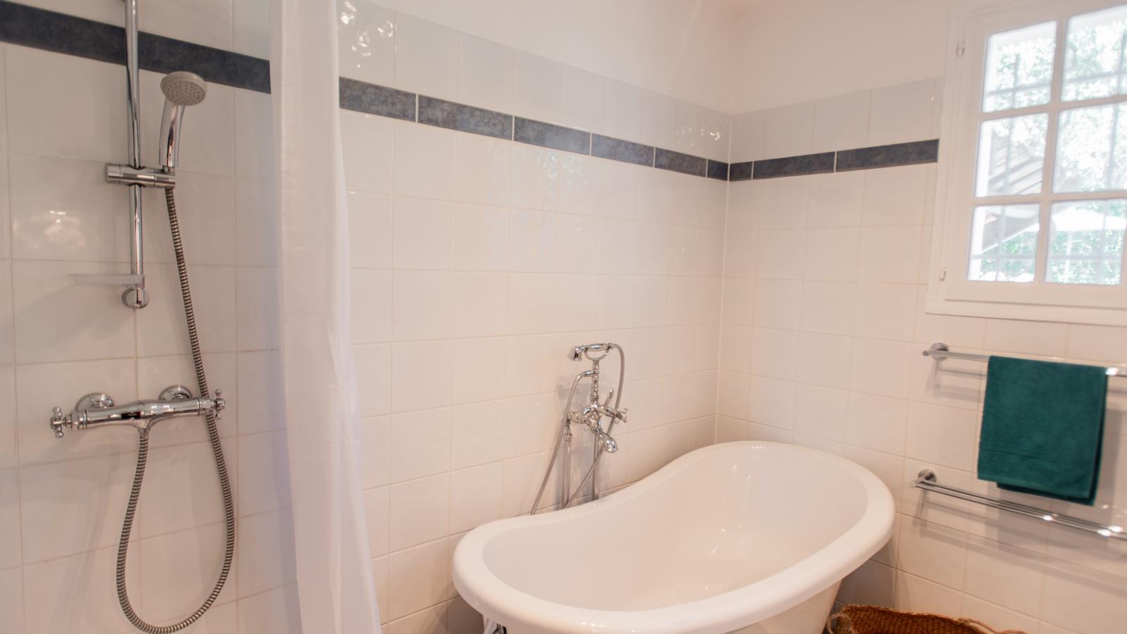 Le Rayol-Badkamer