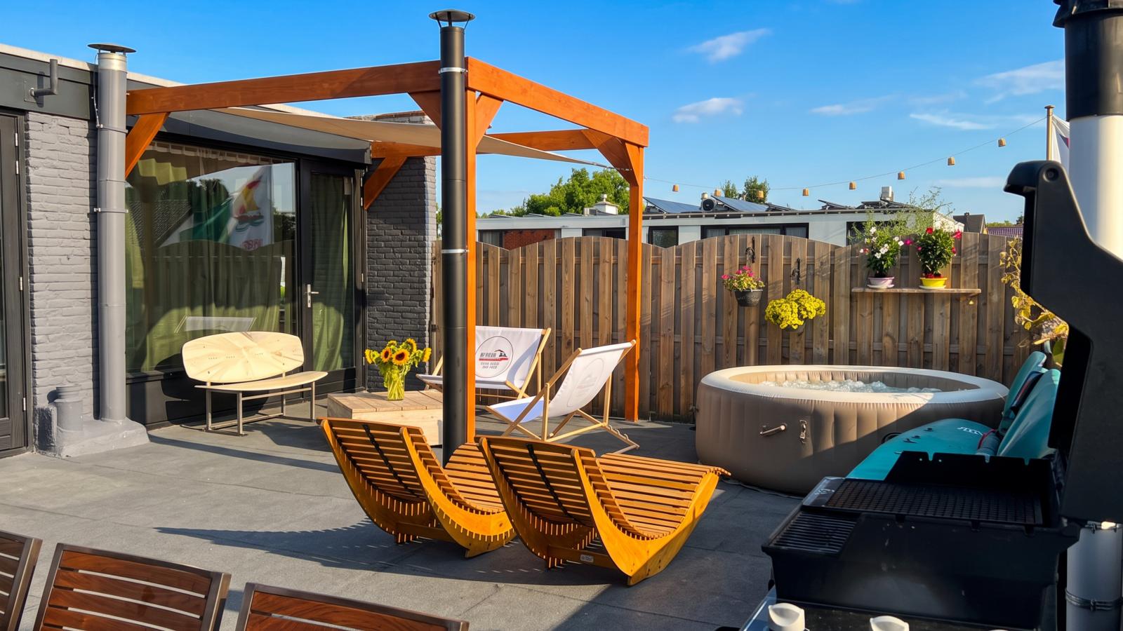 De Kaag Watersport Groepsaccommodatie - 30 pers - Terrasbalkon