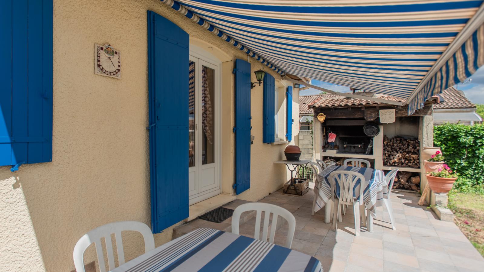 Les Volets Bleus-Terrasbalkon