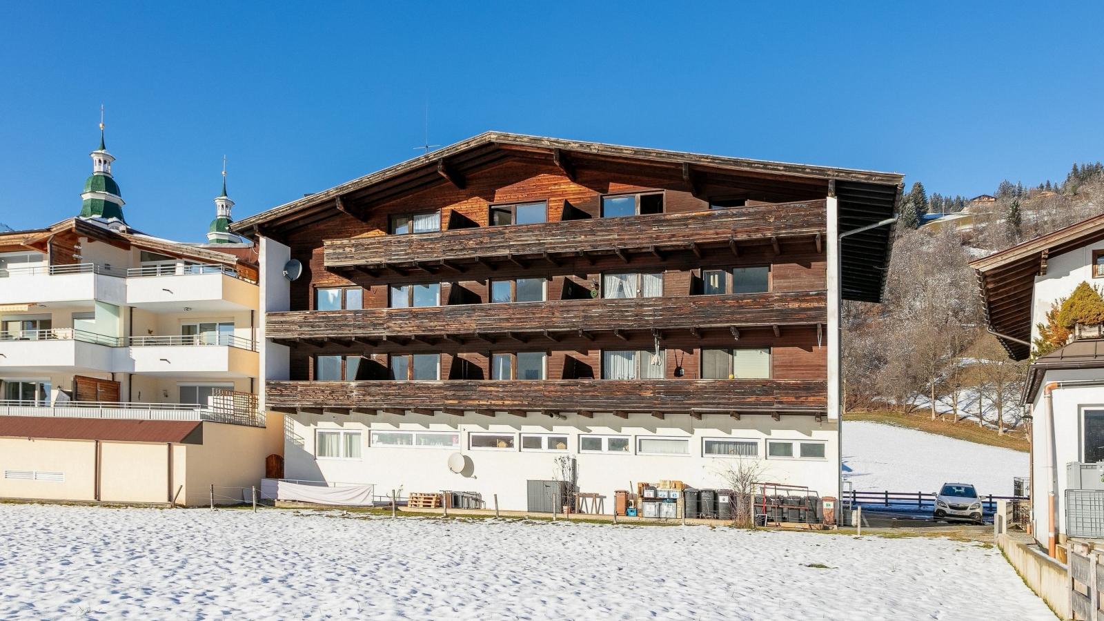 Brixen Alpin Living Top 8-Exterior in winter