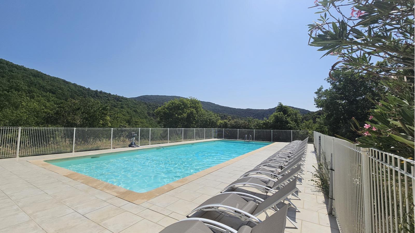 Cypres-Piscine