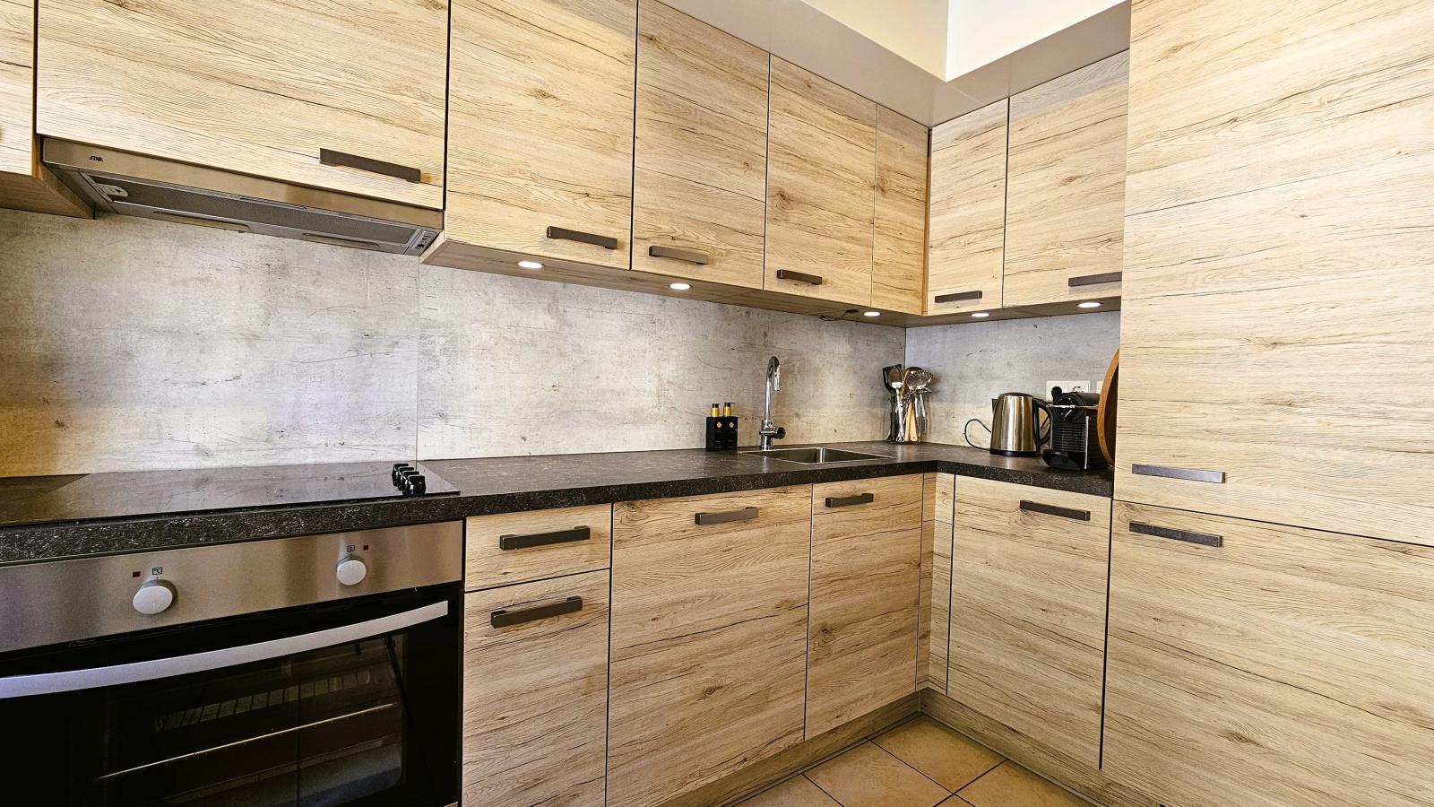 Les Hirondelles-Kitchen